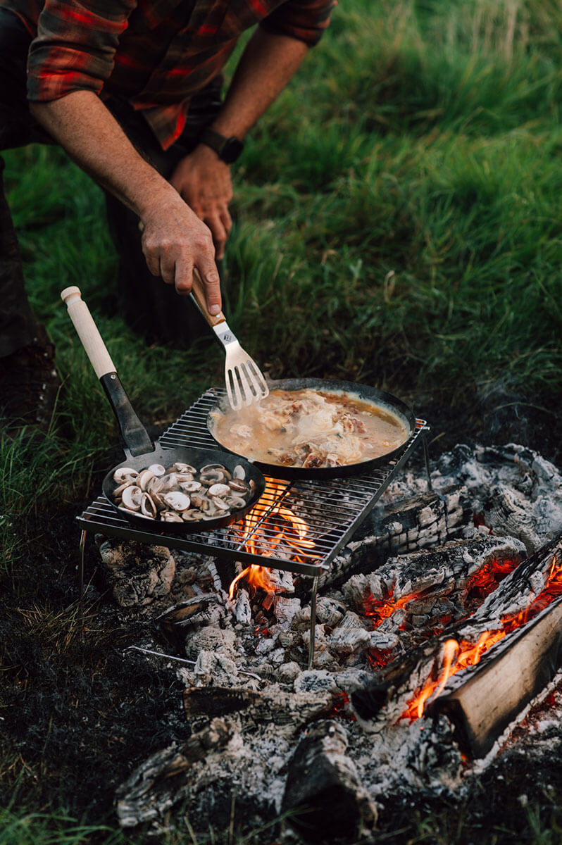 Outdoor Cooking Erlebnis Stabilotherm Jägerpfanne XL mit Holzgriff