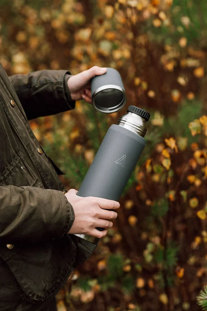 Campo Libre Edelstahl Thermosflasche Jaco 1L beim Camping und Picknick im Outdoor Einsatz