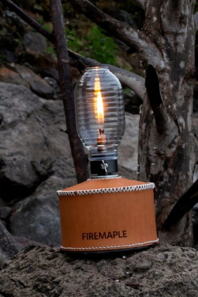Fire Maple Firefly Gaslaterne beim Camping – warmes Ambientelicht am Abend