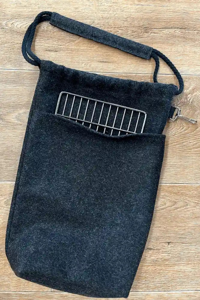 Hubertusloden BBQ Bag Kerstin traditionelle Lodentasche fuer BBQ und Outdoor Genuss