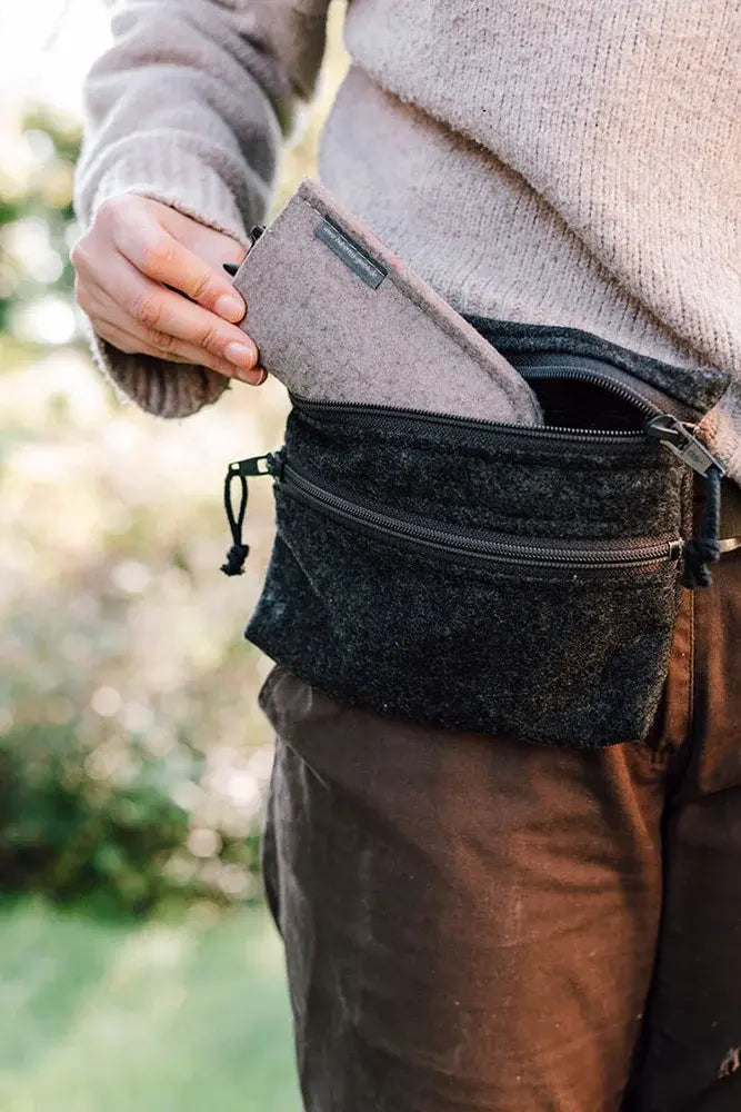 Hubertusloden Guerteltasche aus 100 Schafschurwolle als traditionelle Tasche aus reiner Schurwolle
