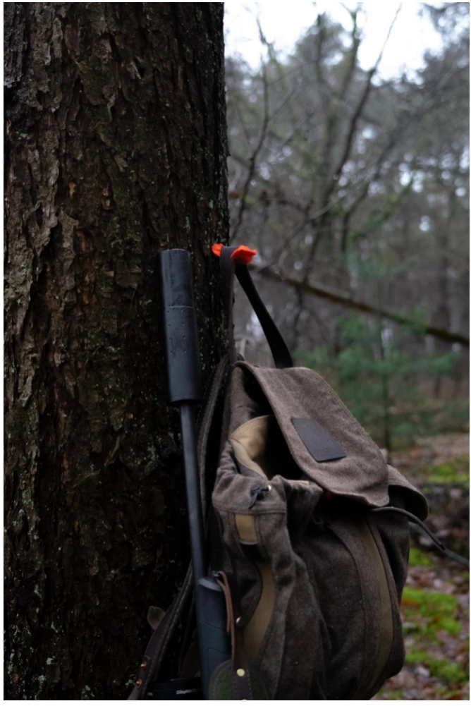 Jagd-Outdoor-Rucksack-Helfer ‚Schraube im Lodenmantel‘ als praktischer Haken/Aufhänger für Ausrüstung – Fritz & Fre