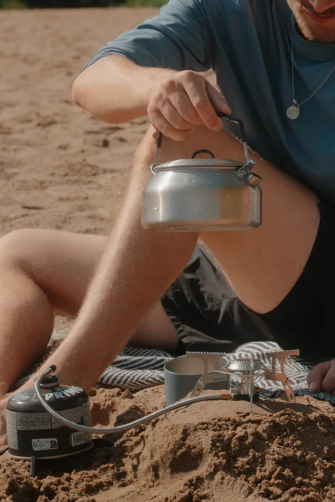 Lambda Coffee Gaskocher Fuoco im Einsatz beim Backpacking – kompakter Outdoor-Gaskocher für Camping, Trekking & Vanlife