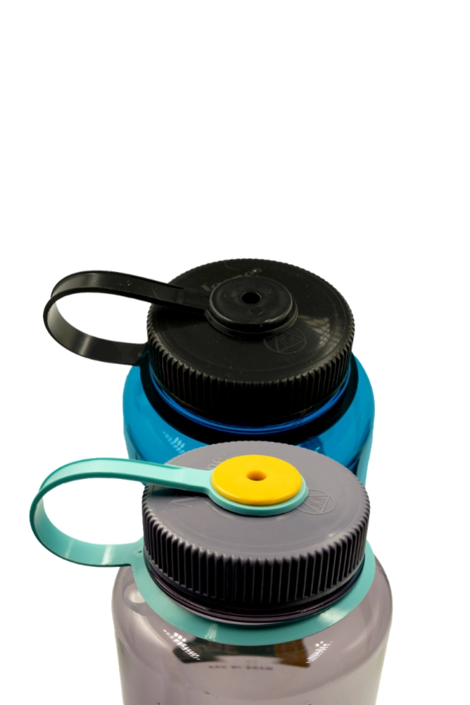Nalgene Sustain Trinkflaschen 1,5 Liter in Blau und Grau – große Outdoor-Trinkflaschen für Camping, Wandern und Reisen
