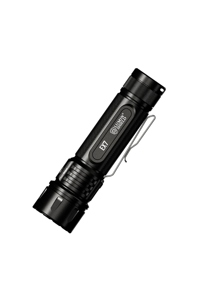 Nitecore EX7 6000 Lumen Taschenlampe – leistungsstarke Outdoor- und Suchlampe im Freisteller.