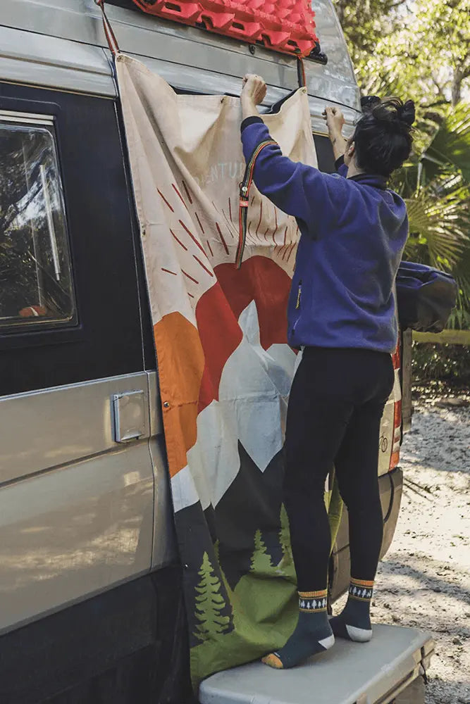 Roadtyping wetterfeste Campingdecke im Vanlife am Wohnmobil zum Abspannen als Wetterschutz