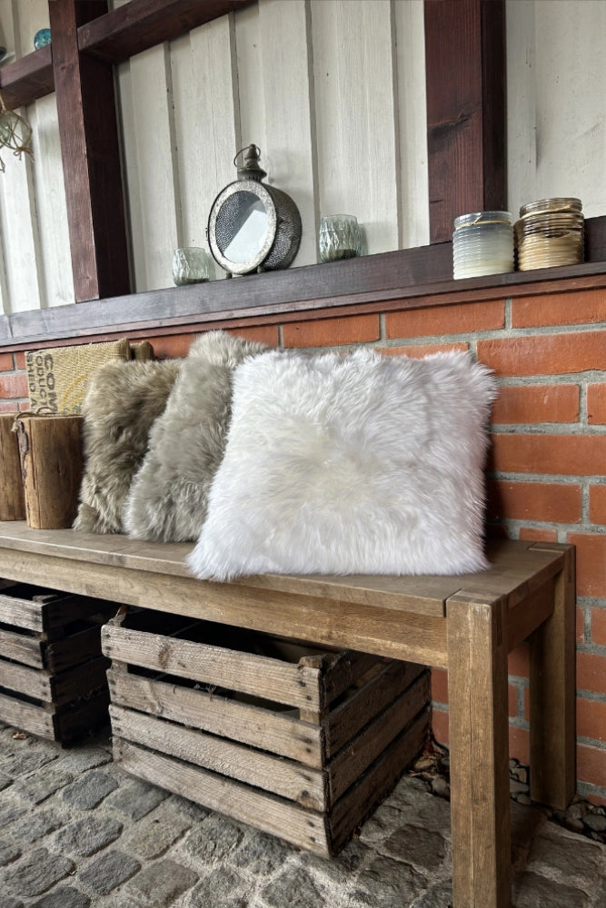 schaffell-kissen-40x40cm-weiches-naturkissen-fuer-sofa-sessel-und-wohnkomfort.webp