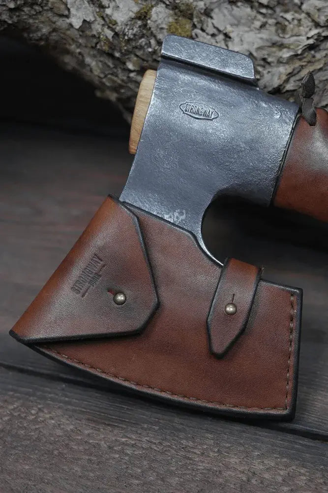 Strongway Tools finnische Bushcraft Axt mit Lederetui fuer Outdoor und Camping