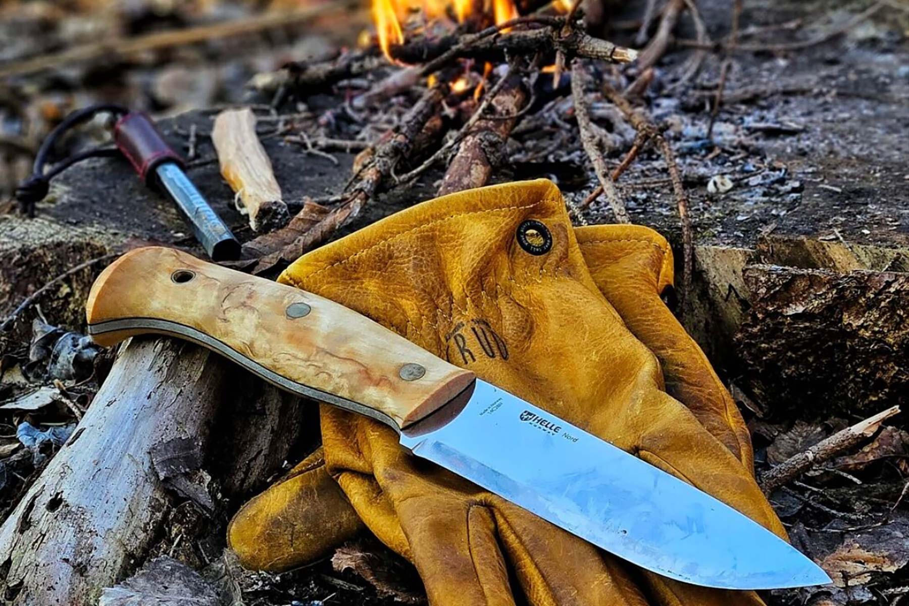 Feuer machen mit dem Feuerstahl: Welcher Zunder funktioniert wirklich
