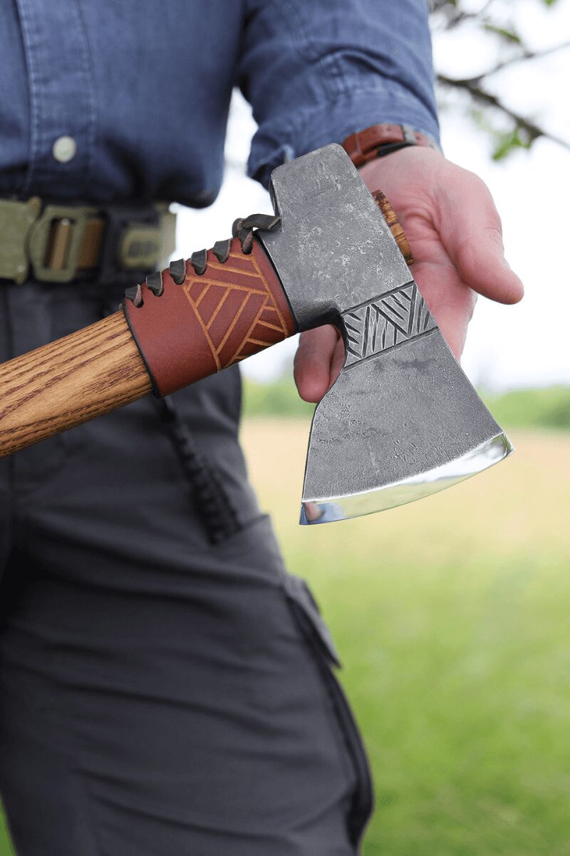 Strongway Tools Axt mit Ornament