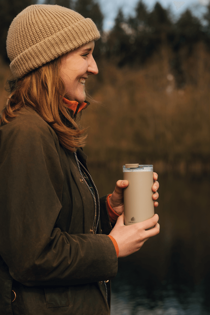 Thermobecher aus recyceltem Edelstahl von Gronenberg in beige Sand
