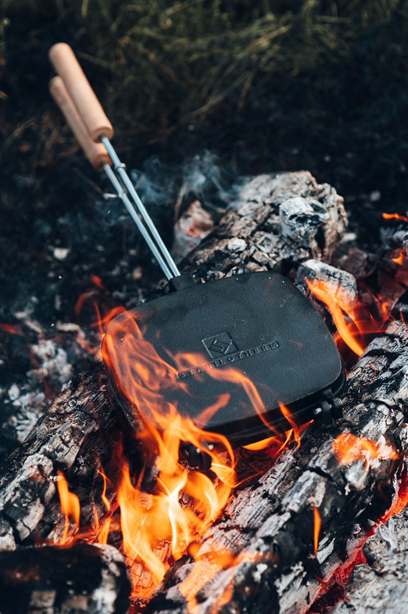 Stabilotherm Outdoor Cooking Sandwicheisen am Lagerfeuer für Dein Camping Abenteuer