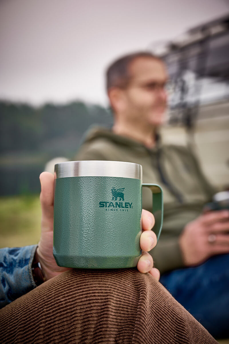 Stanley Thermobecher Classic Campfire Mug Isolierbecher Outdoor Küche