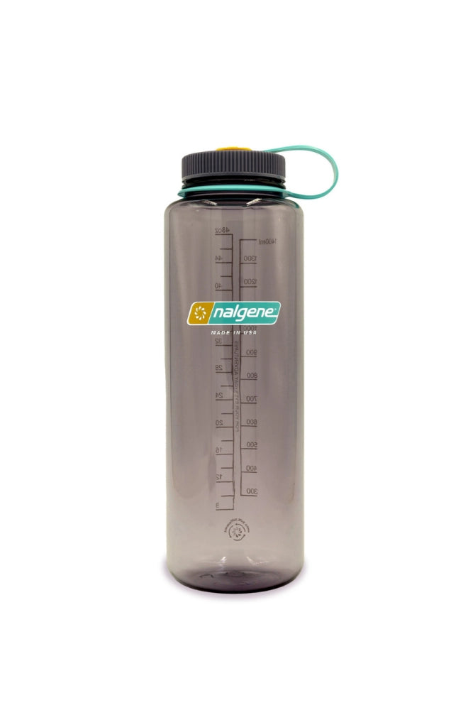 Graue Nalgene 1,5L Sustain Weithals-Trinkflasche für Outdoor, Camping und Alltag