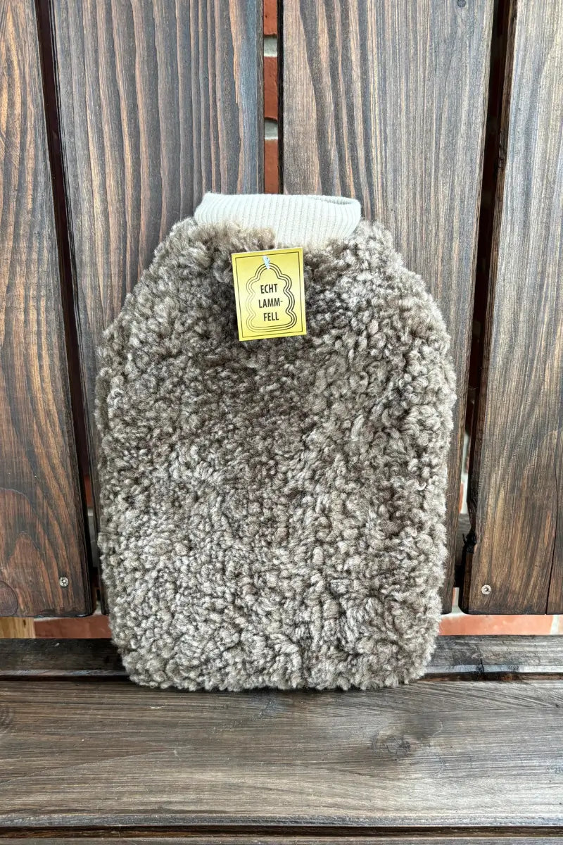 Fritz & Frei Wärmflasche mit Lammfell-Bezug Curly, Produktansicht