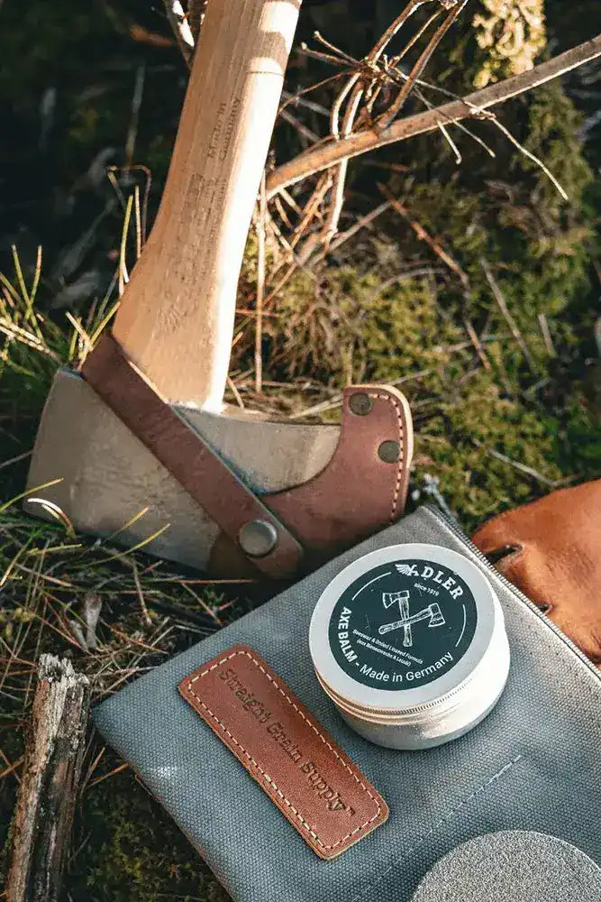 Adler Axt Balsam fuer Pflege von Holz und Metall im Outdoor Einsatz