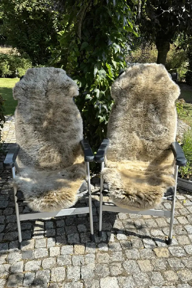 Angebot: Zwei Merino-Felle L in Cappuccino von Fritz & Frei – naturbelassene Schaffelle im Doppel-Set