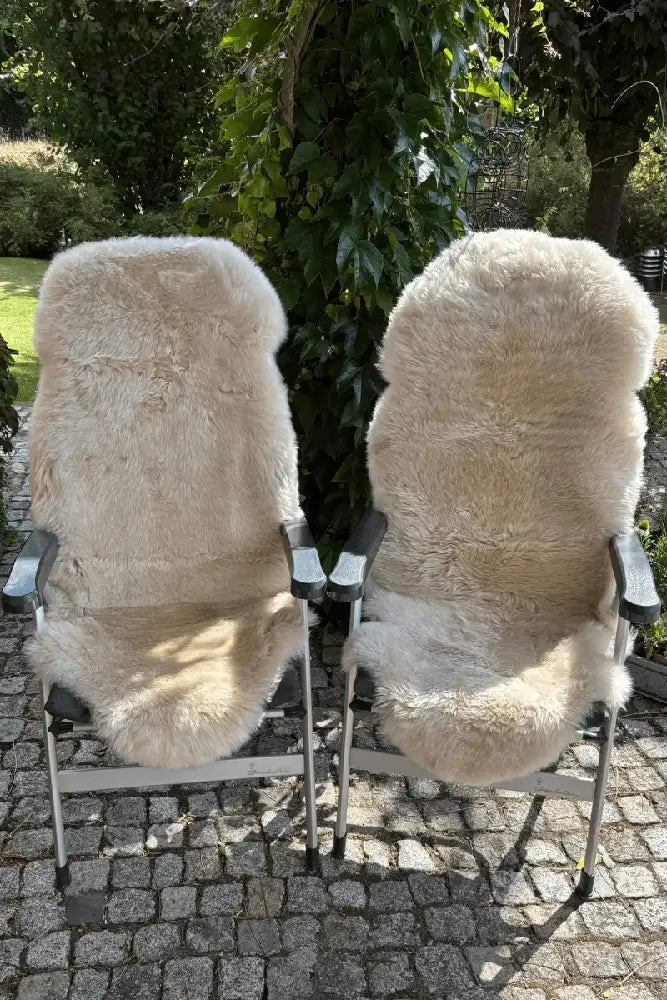 Angebot: Zwei Merino-Felle L in Leinen von Fritz & Frei – naturbelassene Schaffelle im Doppel-Set