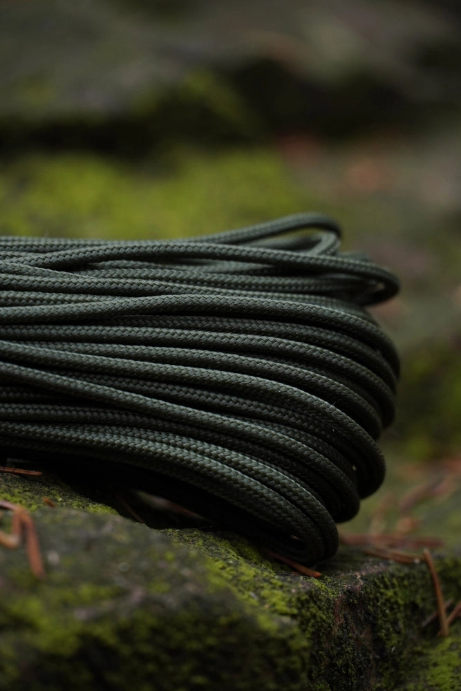 Detailansicht des Atwood 275 Tactical Paracord in Olive Drab – eng geflochtenes, strapazierfähiges Outdoor-Seil.
