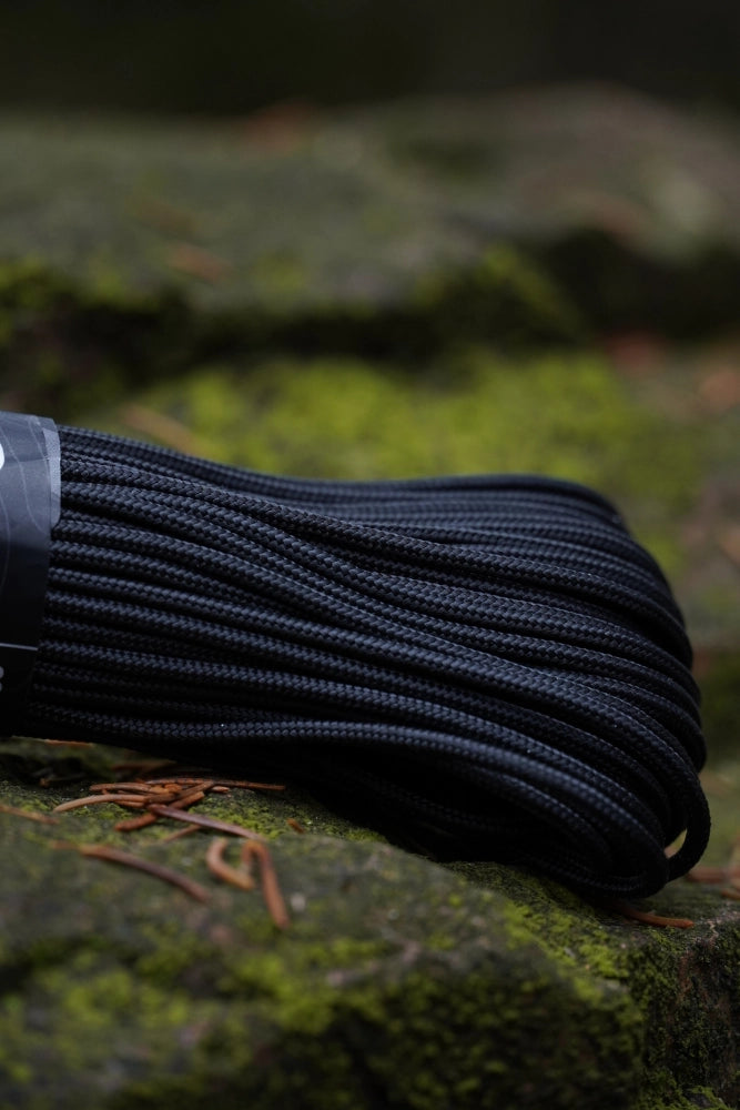 Detailansicht des Atwood 275 Tactical Paracord in Schwarz – eng geflochtenes, strapazierfähiges Outdoor-Seil.