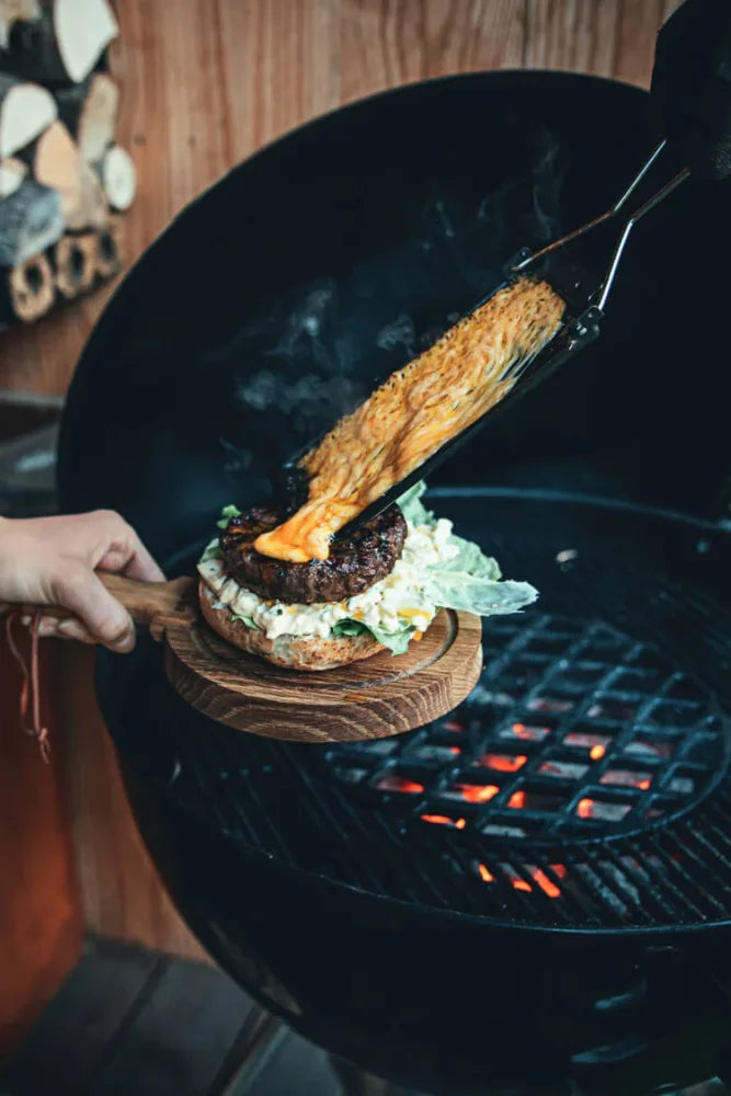 Boska Cheese Barbeclette mit geschmolzenem Käse in der Raclette-Pfanne – ideal für Grill und Outdoor
