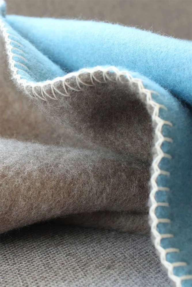Bundle Merino Wolldecke und Fell M Detailaufnahme