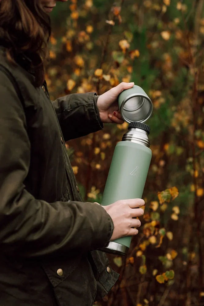 Campo Libre Edelstahl Thermosflasche Jaco 1L im Rucksack beim Camping und Outdoor Einsatz