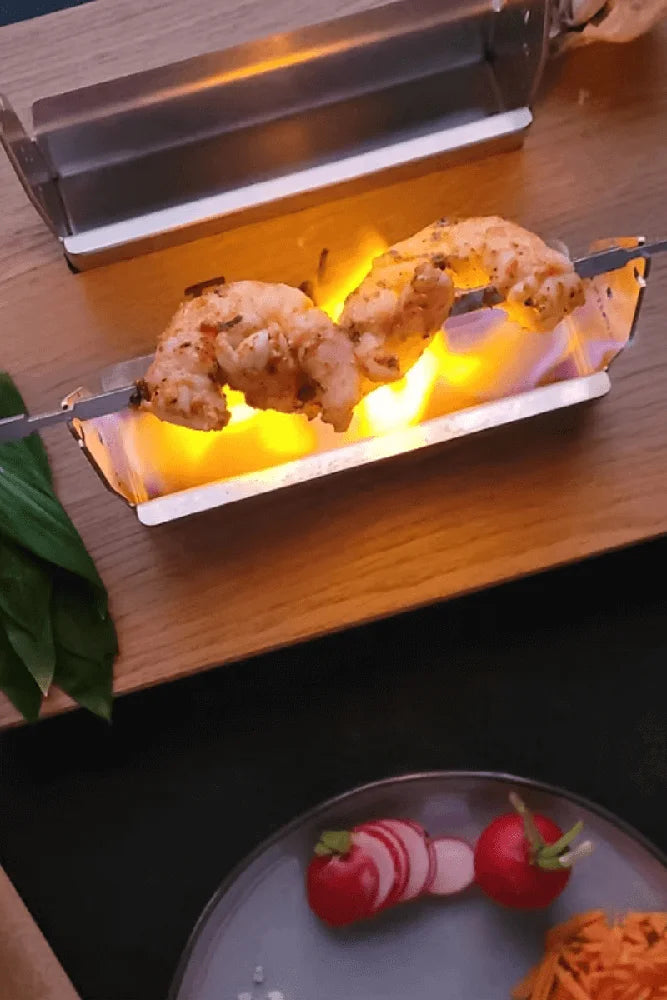 Porsti Flameboard Grillbrett aus Edelstahl und Eiche im Einsatz beim Grillen und BBQ fuer Fleisch Fisch und Gemuese
