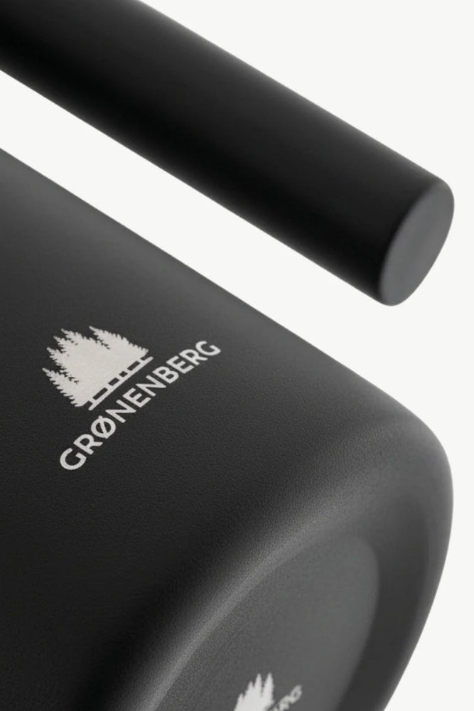 Detail des Filters und Stempels der Groenenberg French Press Black – hochwertiges Kaffeebereiter-Zubehör.