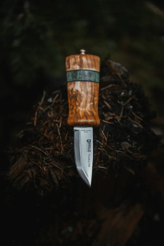 Helle Fjording 50 Aar Limited Edition Messer mit Holzgriff im Detail
