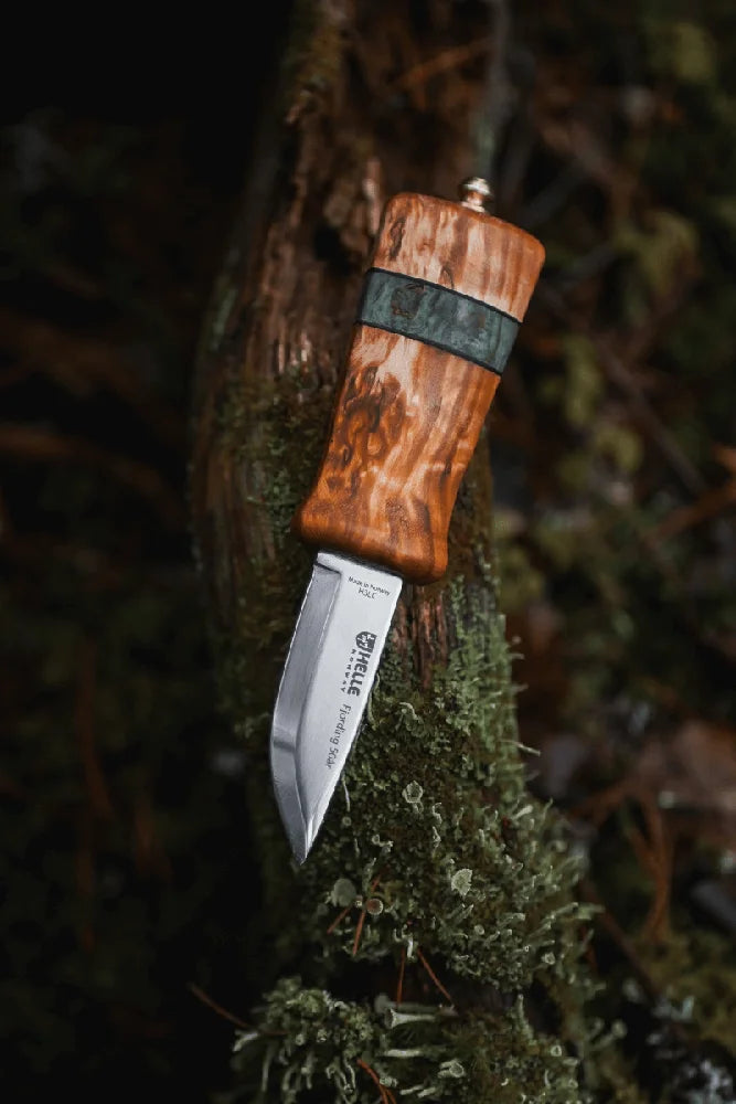 Helle Fjording 50 Aar Limited Edition Messer am Lagerfeuer im Outdoor Einsatz