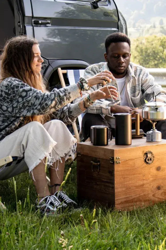Lambda Coffee Thermobecher Atacama aus Edelstahl 360ml im Vanlife Wohnmobil Bulli Einsatz beim Camping