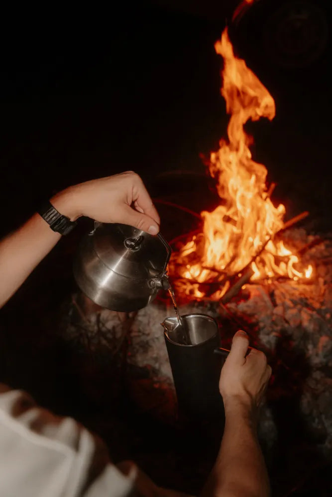 Lambda Coffee Wasserkessel Geysir 1 L aus Edelstahl am Lagerfeuer – ideal für Campfire, Outdoor, Vanlife & Campingküche