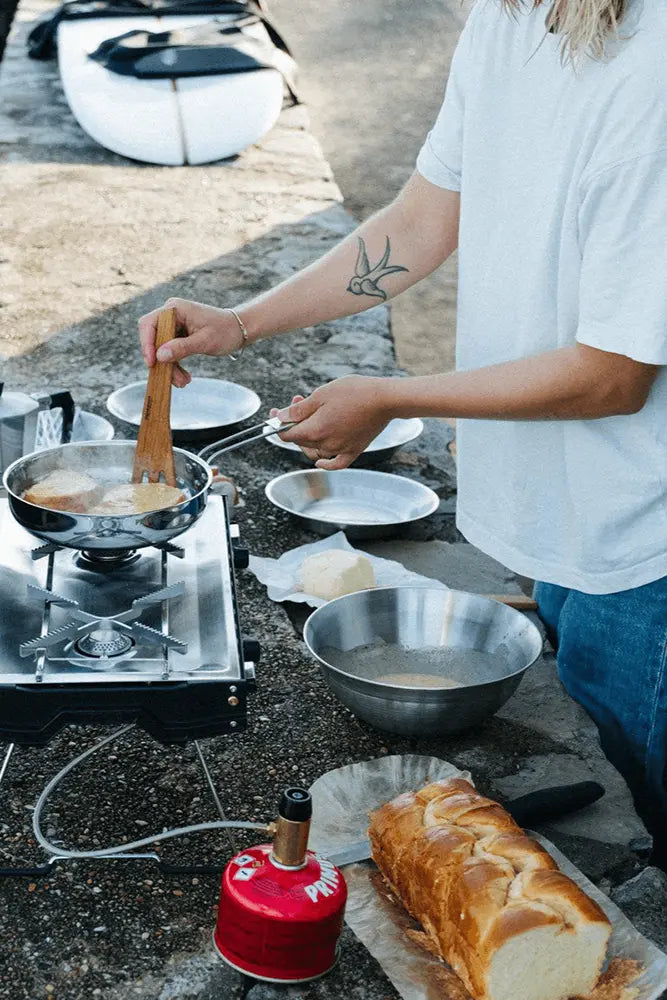 Primus Campfire Serving Kit aus Edelstahl als Outdoor Geschirr fuer Camping und Vanlife