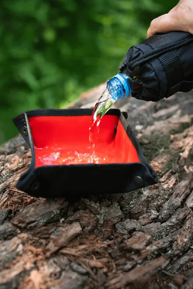 Tambe Gassitasche Komplett Set mit faltbarem Trinknapf fuer Hund und Outdoor Einsatz